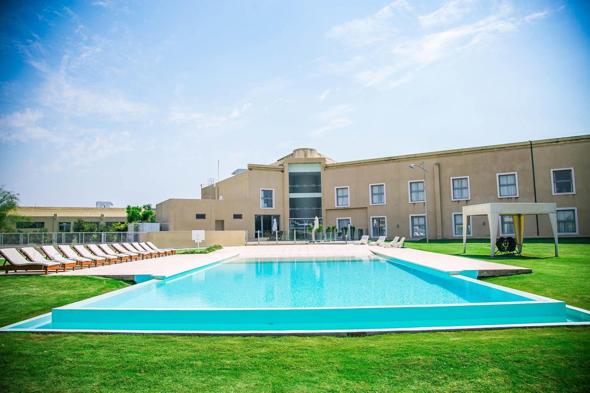 Amerian Villa Maria Park Hotel Buitenkant foto
